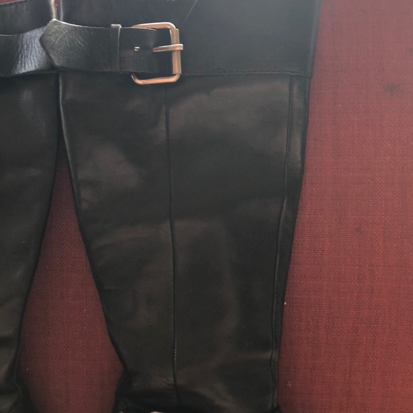 Extremely comfortable black boots only worn once - Picture 3 of 6